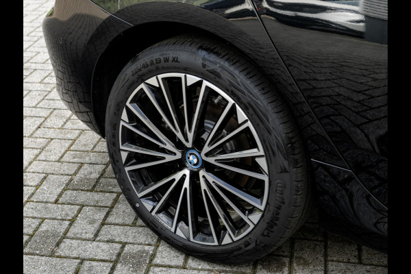 BMW 2 Serie Active Tourer 225e xDrive M-Sport - Pano - Head-up - Harman Kardon