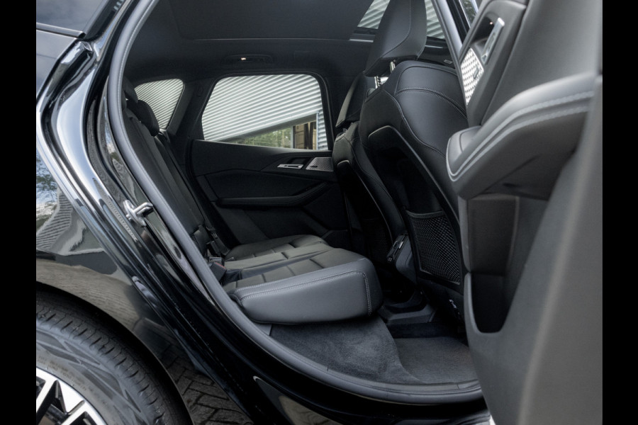 BMW 2 Serie Active Tourer 225e xDrive M-Sport - Pano - Head-up - Harman Kardon