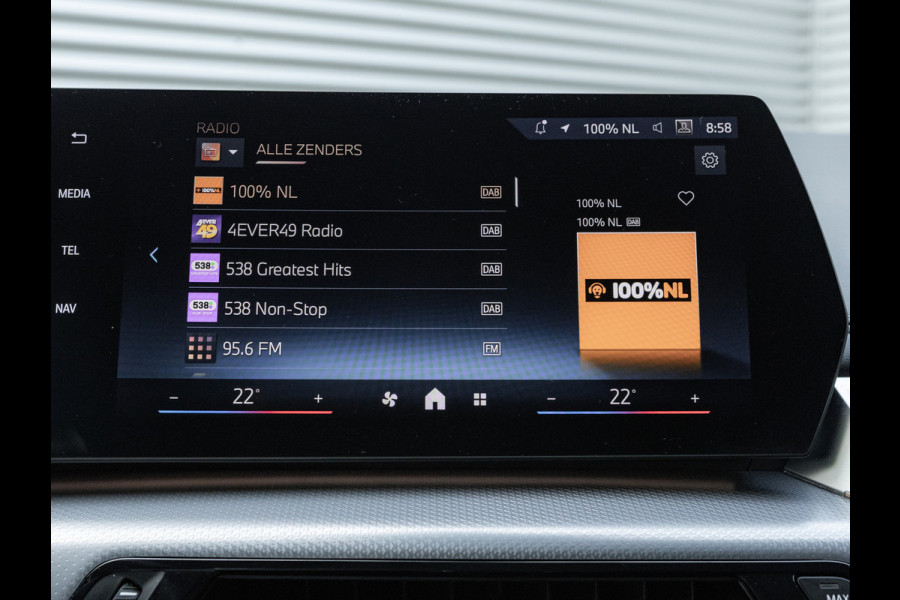 BMW 2 Serie Active Tourer 225e xDrive M-Sport - Pano - Head-up - Harman Kardon