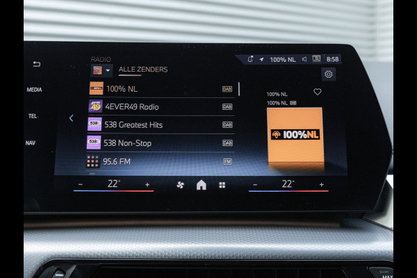 BMW 2 Serie Active Tourer 225e xDrive M-Sport - Pano - Head-up - Harman Kardon
