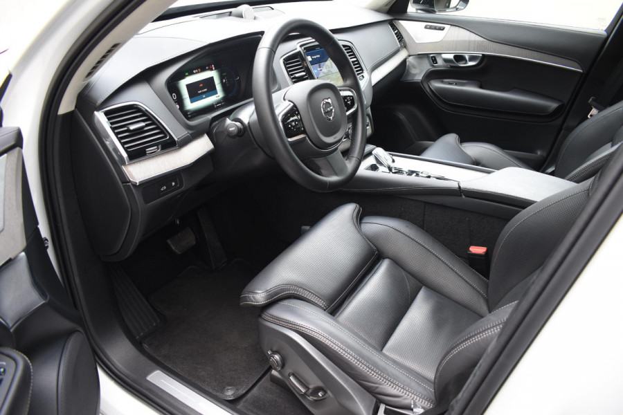 Volvo XC90 T8 455PK Automaat AWD Ultimate Dark / Bowers & Wilkins / Luchtvering / Head Up Display / 360 Camera / Massagestoelen / Gelaagde Zijruiten / Trekhaak /