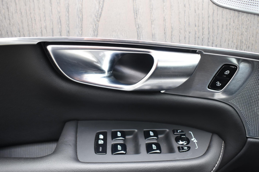 Volvo XC90 T8 455PK Automaat AWD Ultimate Dark / Bowers & Wilkins / Luchtvering / Head Up Display / 360 Camera / Massagestoelen / Gelaagde Zijruiten / Trekhaak /