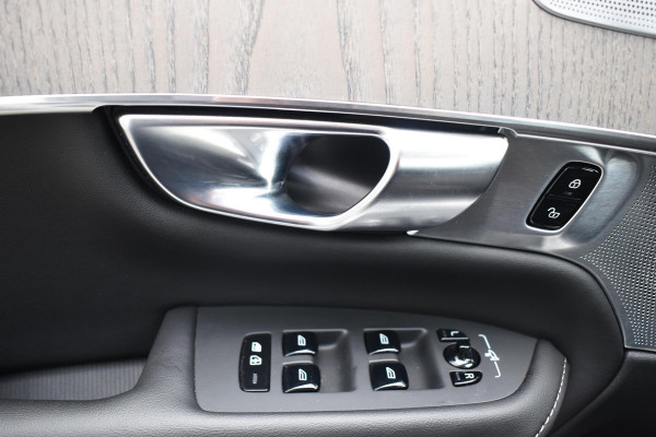 Volvo XC90 T8 455PK Automaat AWD Ultimate Dark / Bowers & Wilkins / Luchtvering / Head Up Display / 360 Camera / Massagestoelen / Gelaagde Zijruiten / Trekhaak /