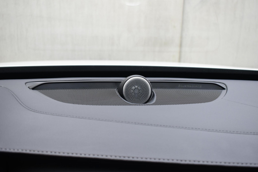 Volvo XC90 T8 455PK Automaat AWD Ultimate Dark / Bowers & Wilkins / Luchtvering / Head Up Display / 360 Camera / Massagestoelen / Gelaagde Zijruiten / Trekhaak /