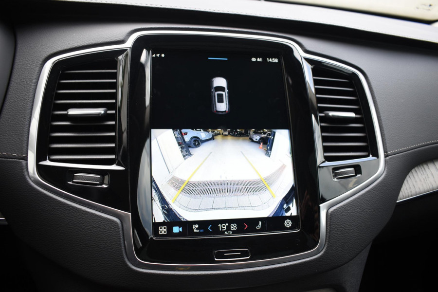 Volvo XC90 T8 455PK Automaat AWD Ultimate Dark / Bowers & Wilkins / Luchtvering / Head Up Display / 360 Camera / Massagestoelen / Gelaagde Zijruiten / Trekhaak /