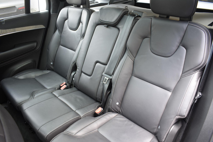 Volvo XC90 T8 455PK Automaat AWD Ultimate Dark / Bowers & Wilkins / Luchtvering / Head Up Display / 360 Camera / Massagestoelen / Gelaagde Zijruiten / Trekhaak /