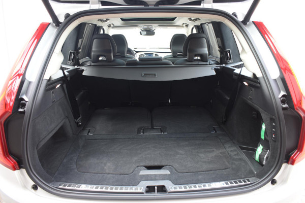 Volvo XC90 T8 455PK Automaat AWD Ultimate Dark / Bowers & Wilkins / Luchtvering / Head Up Display / 360 Camera / Massagestoelen / Gelaagde Zijruiten / Trekhaak /