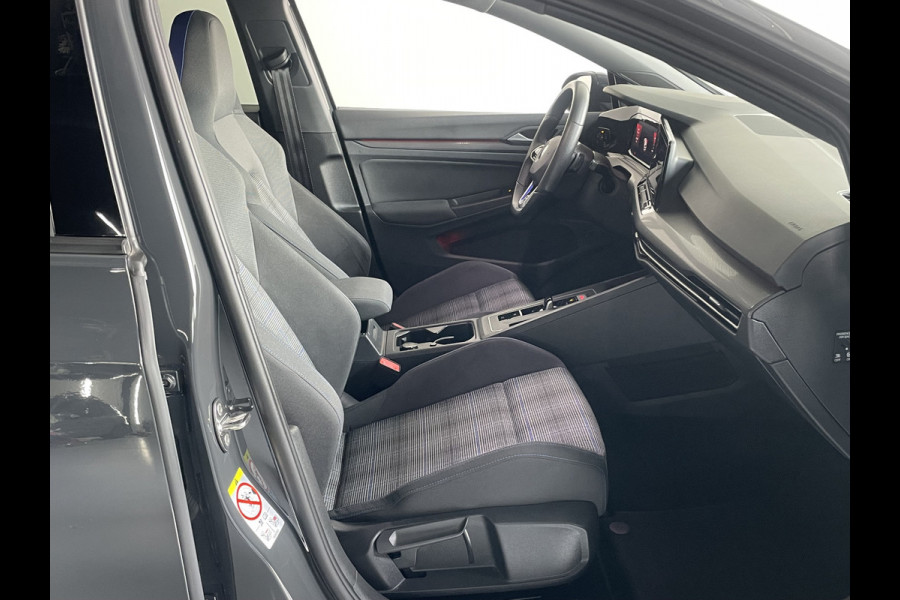 Volkswagen Golf 1.4 eHybrid GTE AUTOMAAT 245 PK / Adaptieve Cruise / Urano Grey