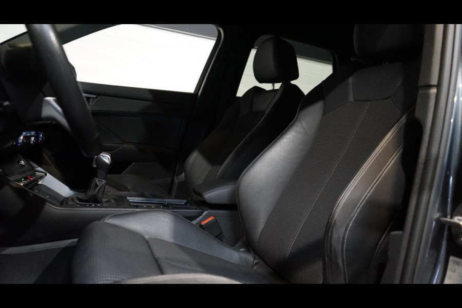 Audi Q3 45 TFSIe 3x S-Line BLACK OPTIK AUTOMAAT-20 INCH-ACC-AUDI SOUND-CAMERA-CARPLAY-ELEKTRISCHE STOELEN-KEYLESS-MATRIX-TREKHAAK