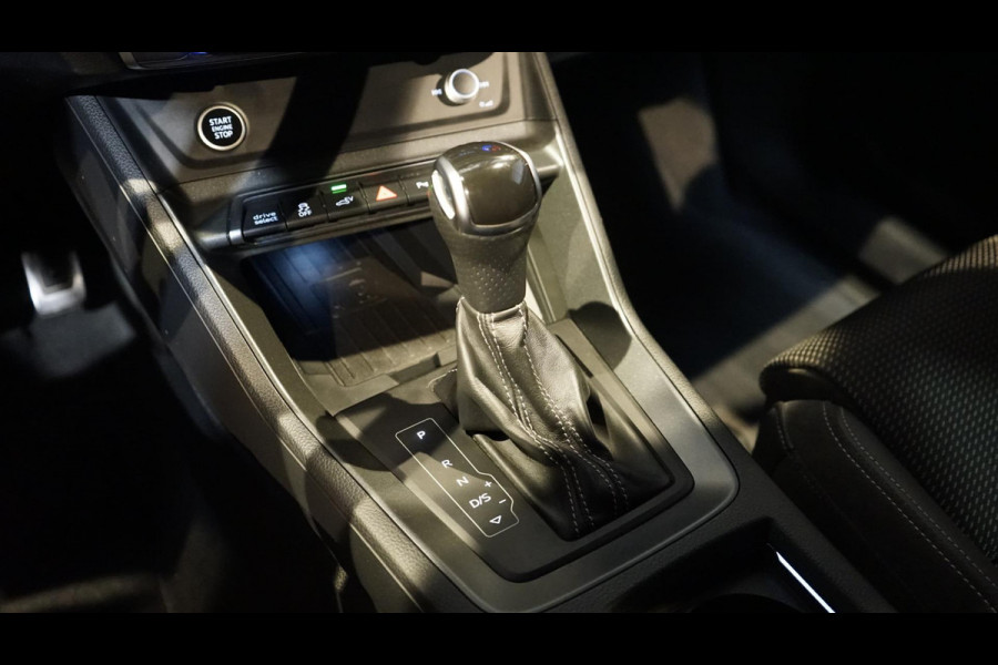 Audi Q3 45 TFSIe 3x S-Line BLACK OPTIK AUTOMAAT-20 INCH-ACC-AUDI SOUND-CAMERA-CARPLAY-ELEKTRISCHE STOELEN-KEYLESS-MATRIX-TREKHAAK