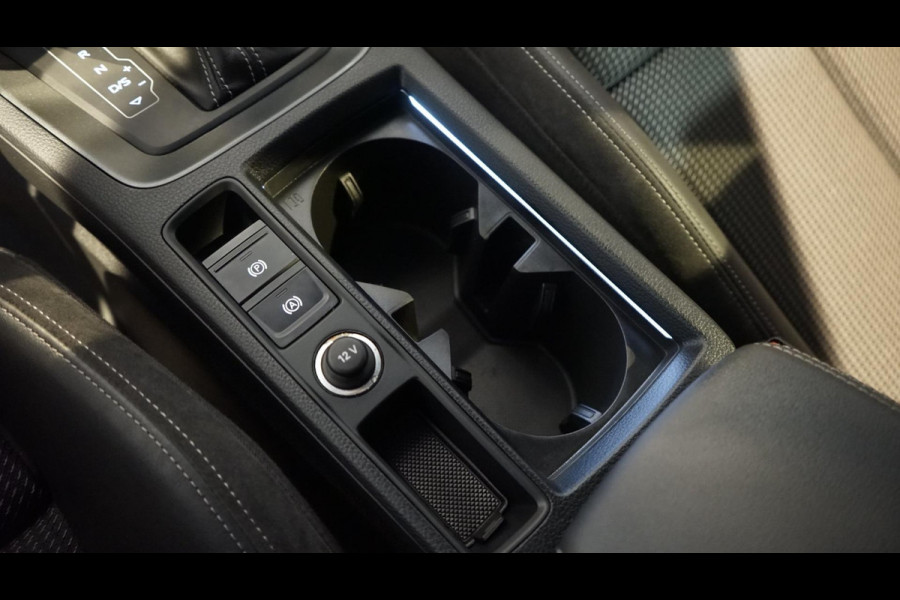 Audi Q3 45 TFSIe 3x S-Line BLACK OPTIK AUTOMAAT-20 INCH-ACC-AUDI SOUND-CAMERA-CARPLAY-ELEKTRISCHE STOELEN-KEYLESS-MATRIX-TREKHAAK