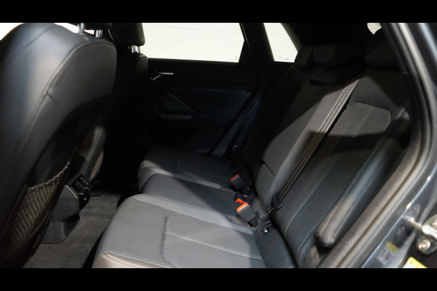 Audi Q3 45 TFSIe 3x S-Line BLACK OPTIK AUTOMAAT-20 INCH-ACC-AUDI SOUND-CAMERA-CARPLAY-ELEKTRISCHE STOELEN-KEYLESS-MATRIX-TREKHAAK