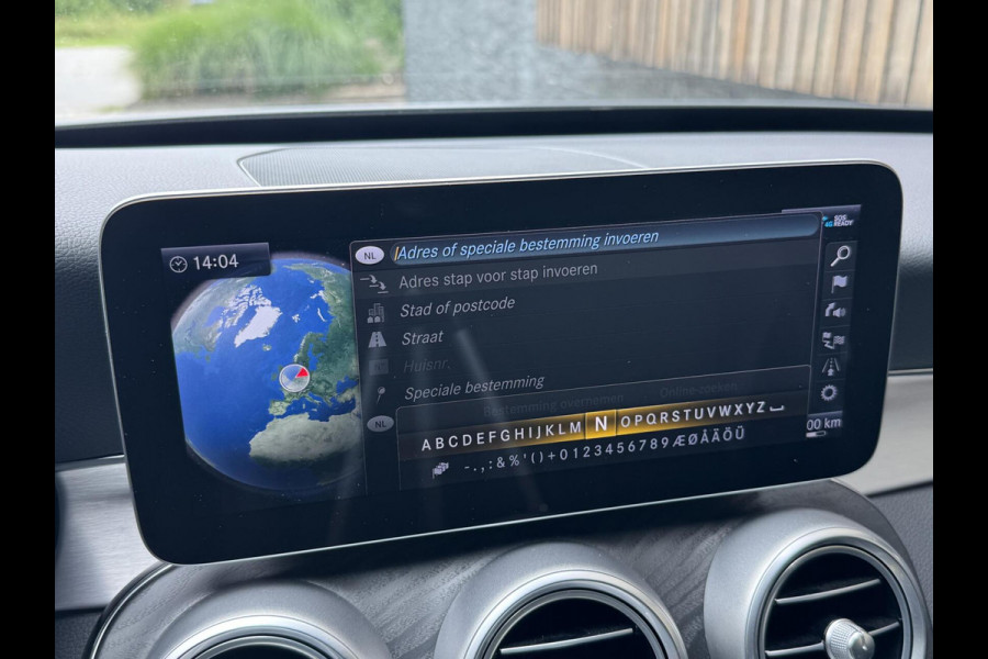 Mercedes-Benz C-Klasse Estate 180 AMG Automaat | Night Pakket | Trekhaak afneembaar | Stoelverwarming | Achteruitrijcamera | LED verlichting | Apple Ca