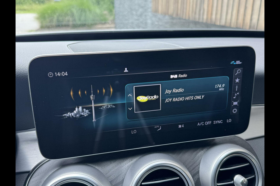Mercedes-Benz C-Klasse Estate 180 AMG Automaat | Night Pakket | Trekhaak afneembaar | Stoelverwarming | Achteruitrijcamera | LED verlichting | Apple Ca