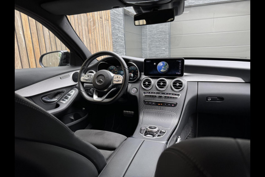 Mercedes-Benz C-Klasse Estate 180 AMG Automaat | Night Pakket | Trekhaak afneembaar | Stoelverwarming | Achteruitrijcamera | LED verlichting | Apple Ca