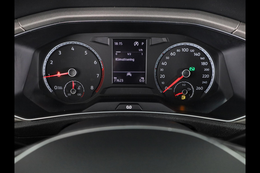 Volkswagen T-Roc 1.5 TSI Style 150 pk Automaat (DSG) | Navigatie via App | Parkeersensoren | Achteruitrijcamera | Adaptieve cruise control | Apple Carplay/Android Auto |