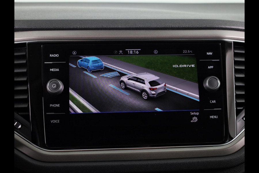 Volkswagen T-Roc 1.5 TSI Style 150 pk Automaat (DSG) | Navigatie via App | Parkeersensoren | Achteruitrijcamera | Adaptieve cruise control | Apple Carplay/Android Auto |
