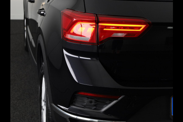 Volkswagen T-Roc 1.5 TSI Style 150 pk Automaat (DSG) | Navigatie via App | Parkeersensoren | Achteruitrijcamera | Adaptieve cruise control | Apple Carplay/Android Auto |