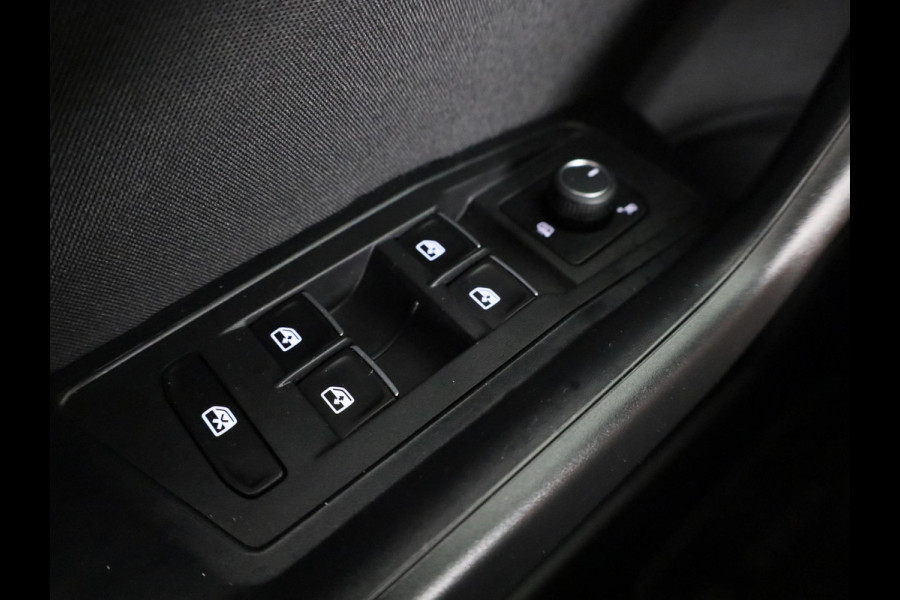 Volkswagen T-Roc 1.5 TSI Style 150 pk Automaat (DSG) | Navigatie via App | Parkeersensoren | Achteruitrijcamera | Adaptieve cruise control | Apple Carplay/Android Auto |