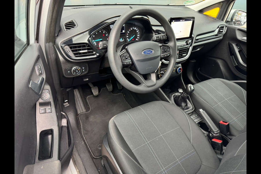 Ford Fiesta 1.1 * Airco * Cruise * Rijstrooksensor * Connected Services *