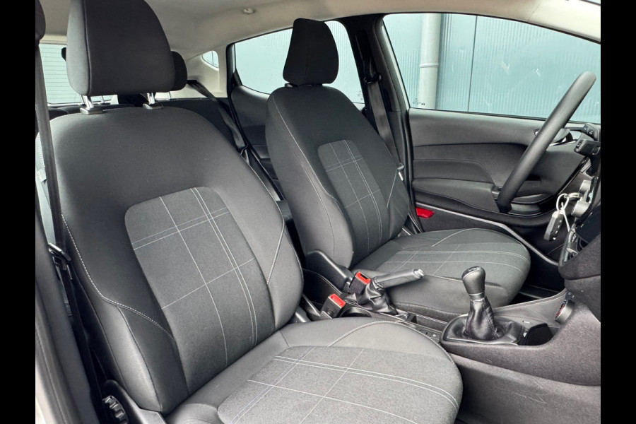 Ford Fiesta 1.1 * Airco * Cruise * Rijstrooksensor * Connected Services *