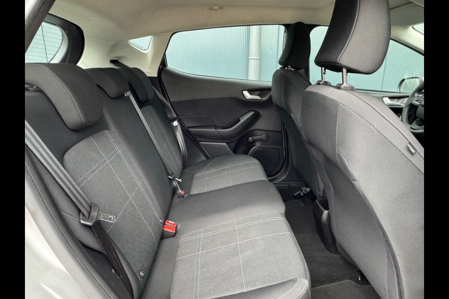 Ford Fiesta 1.1 * Airco * Cruise * Rijstrooksensor * Connected Services *