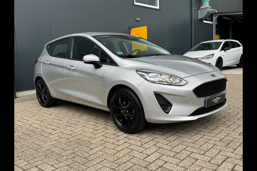Ford Fiesta 1.1 * Airco * Cruise * Rijstrooksensor * Connected Services *