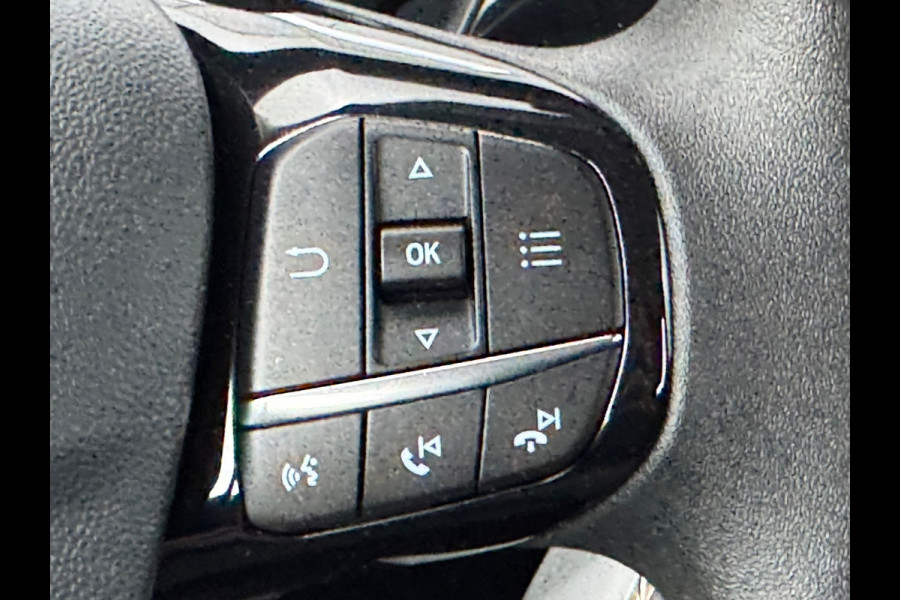 Ford Fiesta 1.1 * Airco * Cruise * Rijstrooksensor * Connected Services *