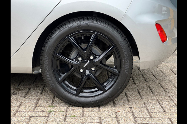 Ford Fiesta 1.1 * Airco * Cruise * Rijstrooksensor * Connected Services *