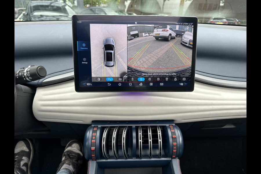 BYD ATTO 3 Design Complete Auto | Panoramadak | Elektrische Kofferbak | 360° Camera | Rijklaar incl. Fabrieksgarantie t/m 2029 | Aandrijflijn & Accu tot 2031!