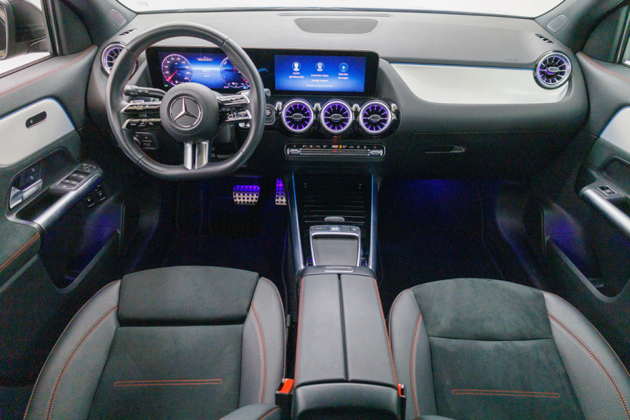 Mercedes-Benz GLA 250 e AMG Line Star Edition 218 PK | Face-lift | Nightpakket | Achteruitrijcamera | Sfeerverlichting All-season, Electrische achterklep, Keyless, Adaptive cruise, Draadloze tel.lader
