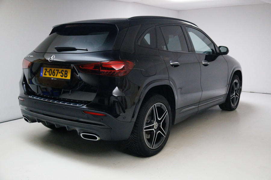 Mercedes-Benz GLA 250 e AMG Line Star Edition 218 PK | Face-lift | Nightpakket | Achteruitrijcamera | Sfeerverlichting All-season, Electrische achterklep, Keyless, Adaptive cruise, Draadloze tel.lader