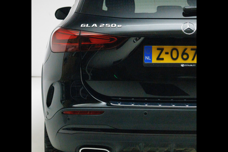 Mercedes-Benz GLA 250 e AMG Line Star Edition 218 PK | Face-lift | Nightpakket | Achteruitrijcamera | Sfeerverlichting All-season, Electrische achterklep, Keyless, Adaptive cruise, Draadloze tel.lader