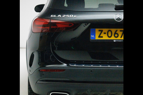 Mercedes-Benz GLA 250 e AMG Line Star Edition 218 PK | Face-lift | Nightpakket | Achteruitrijcamera | Sfeerverlichting All-season, Electrische achterklep, Keyless, Adaptive cruise, Draadloze tel.lader