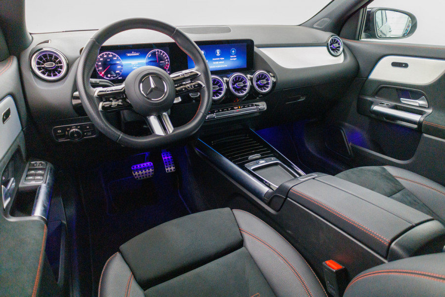 Mercedes-Benz GLA 250 e AMG Line Star Edition 218 PK | Face-lift | Nightpakket | Achteruitrijcamera | Sfeerverlichting All-season, Electrische achterklep, Keyless, Adaptive cruise, Draadloze tel.lader