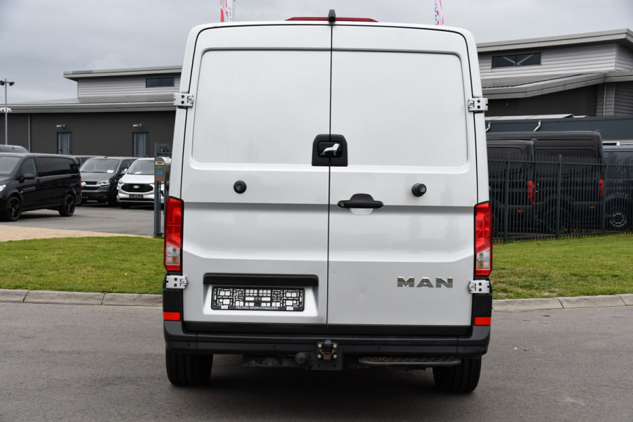 MAN TGE 3.180 35 2.0 L3H2 PB Edition Camera, Cruise, Carplay, 177pk, Automaat, NAVI, Trekhaak, multimedia, Uniek!
