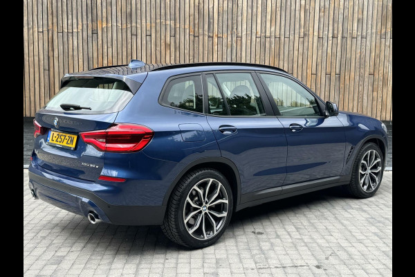 BMW X3 xDrive30e Automaat | Stoelverwarming | Leer | 20 inch lichtmetalen velgen | LED verlichting | Apple CarPlay | Cruise control | C