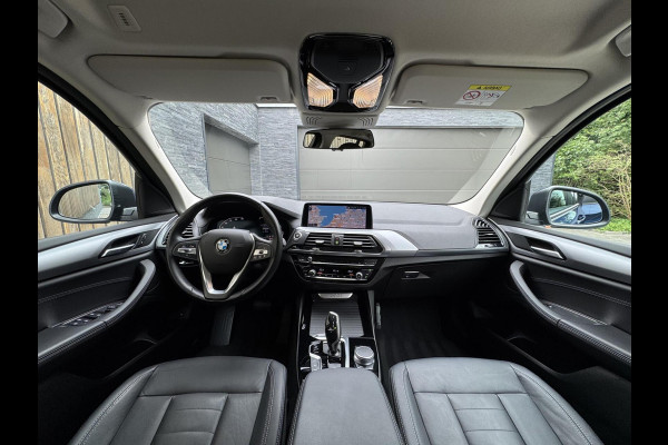 BMW X3 xDrive30e Automaat | Stoelverwarming | Leer | 20 inch lichtmetalen velgen | LED verlichting | Apple CarPlay | Cruise control | C