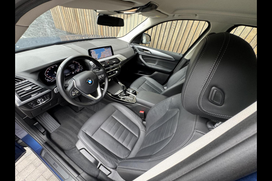 BMW X3 xDrive30e Automaat | Stoelverwarming | Leer | 20 inch lichtmetalen velgen | LED verlichting | Apple CarPlay | Cruise control | C