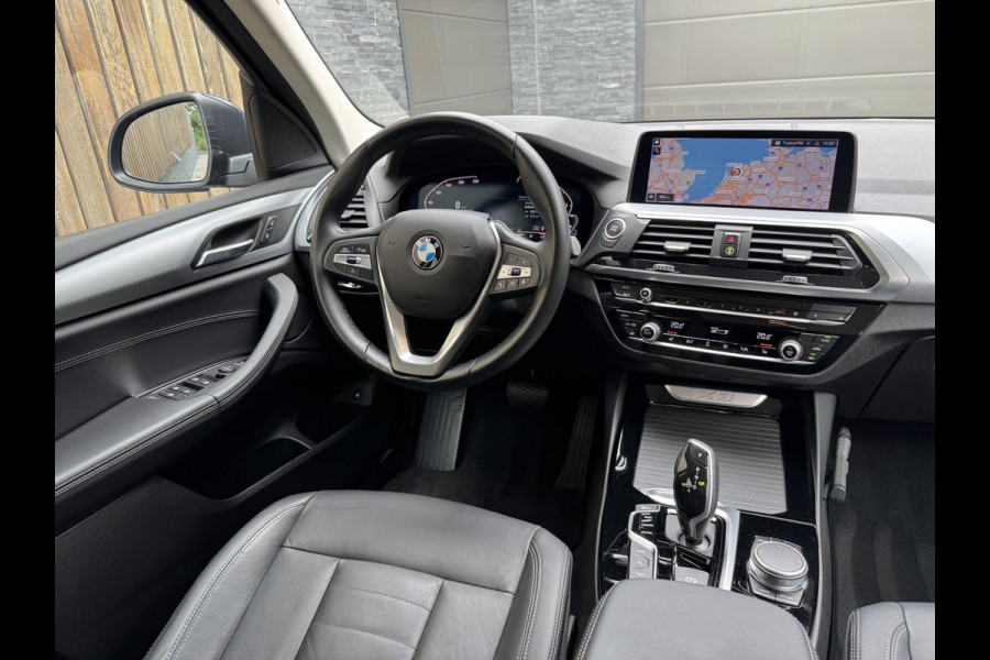 BMW X3 xDrive30e Automaat | Stoelverwarming | Leer | 20 inch lichtmetalen velgen | LED verlichting | Apple CarPlay | Cruise control | C