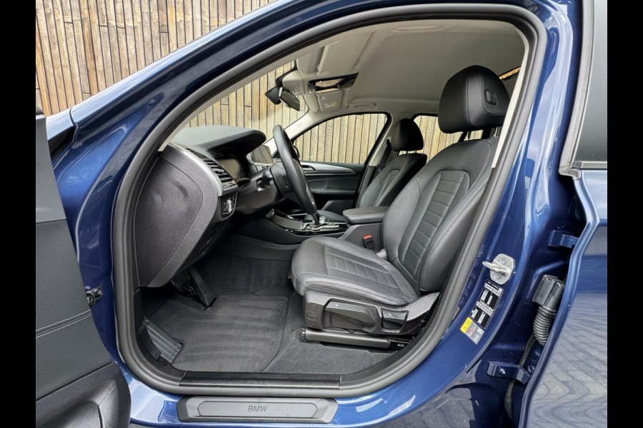 BMW X3 xDrive30e Automaat | Stoelverwarming | Leer | 20 inch lichtmetalen velgen | LED verlichting | Apple CarPlay | Cruise control | C