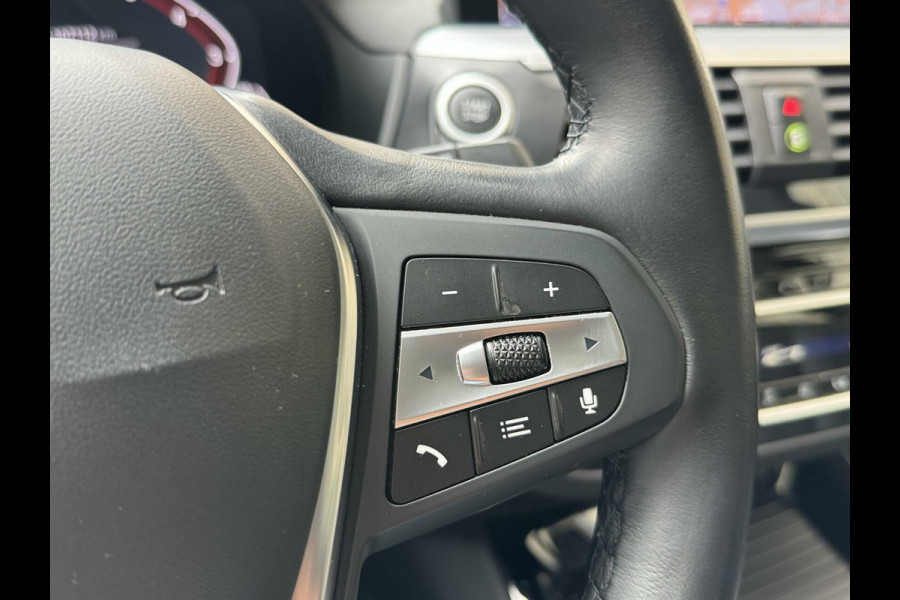 BMW X3 xDrive30e Automaat | Stoelverwarming | Leer | 20 inch lichtmetalen velgen | LED verlichting | Apple CarPlay | Cruise control | C