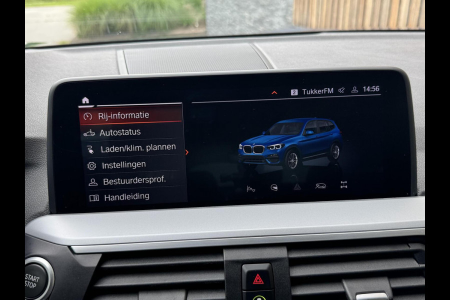BMW X3 xDrive30e Automaat | Stoelverwarming | Leer | 20 inch lichtmetalen velgen | LED verlichting | Apple CarPlay | Cruise control | C