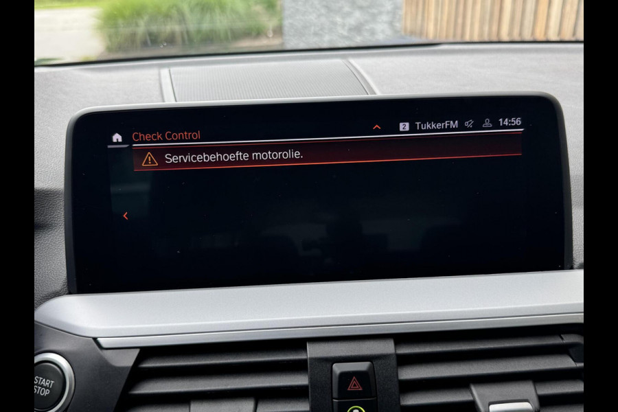 BMW X3 xDrive30e Automaat | Stoelverwarming | Leer | 20 inch lichtmetalen velgen | LED verlichting | Apple CarPlay | Cruise control | C