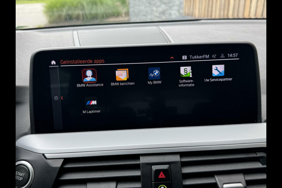 BMW X3 xDrive30e Automaat | Stoelverwarming | Leer | 20 inch lichtmetalen velgen | LED verlichting | Apple CarPlay | Cruise control | C