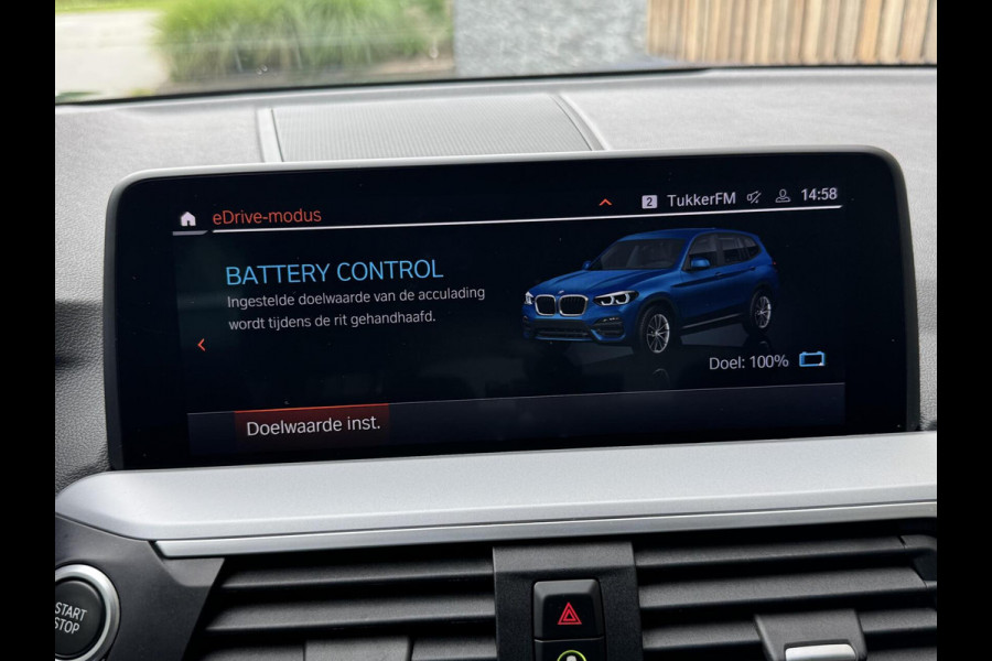 BMW X3 xDrive30e Automaat | Stoelverwarming | Leer | 20 inch lichtmetalen velgen | LED verlichting | Apple CarPlay | Cruise control | C