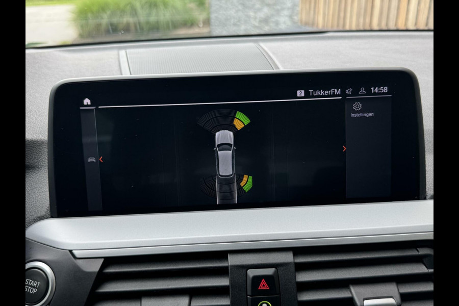 BMW X3 xDrive30e Automaat | Stoelverwarming | Leer | 20 inch lichtmetalen velgen | LED verlichting | Apple CarPlay | Cruise control | C