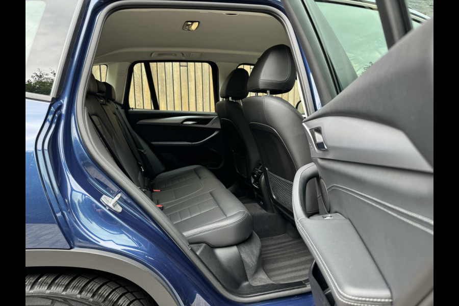 BMW X3 xDrive30e Automaat | Stoelverwarming | Leer | 20 inch lichtmetalen velgen | LED verlichting | Apple CarPlay | Cruise control | C