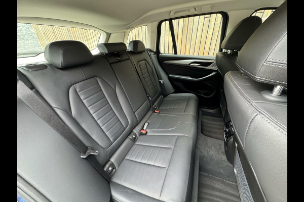 BMW X3 xDrive30e Automaat | Stoelverwarming | Leer | 20 inch lichtmetalen velgen | LED verlichting | Apple CarPlay | Cruise control | C