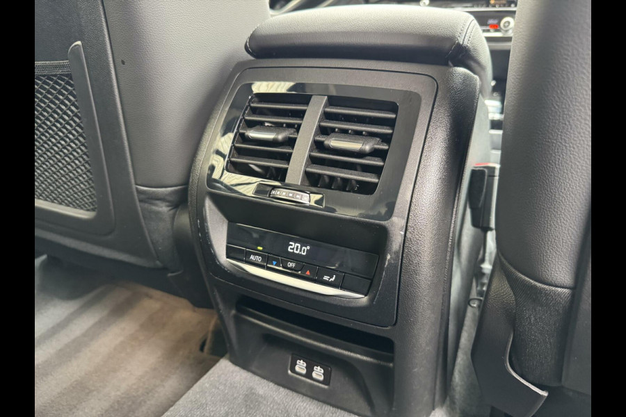 BMW X3 xDrive30e Automaat | Stoelverwarming | Leer | 20 inch lichtmetalen velgen | LED verlichting | Apple CarPlay | Cruise control | C